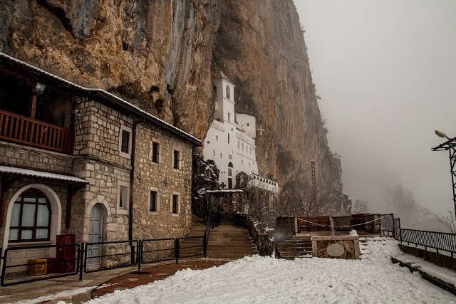 Manastir Ostrog