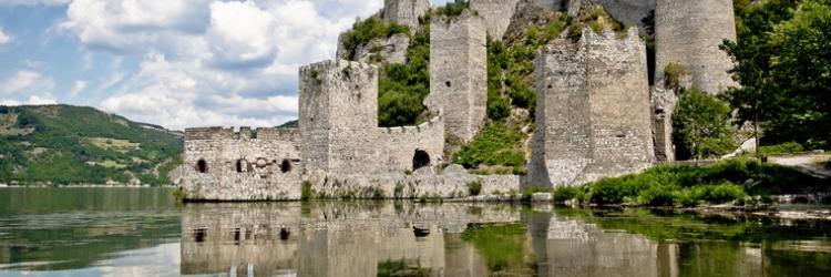 /db_assets/images/blog_cover/golubac-mysterious-city-at-the-entrance-to-the-djerdap-national-park-109382-750x250.jpg